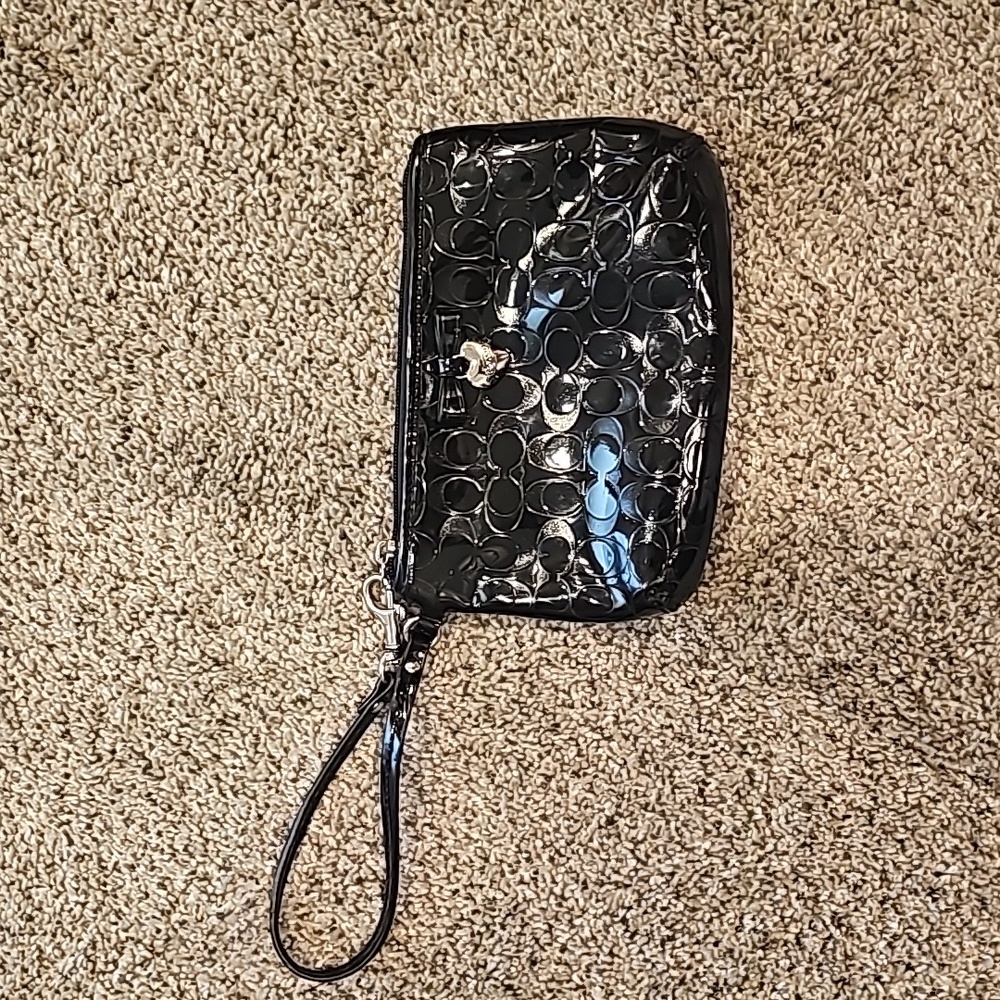 Coach Wristlet Patent Leather
